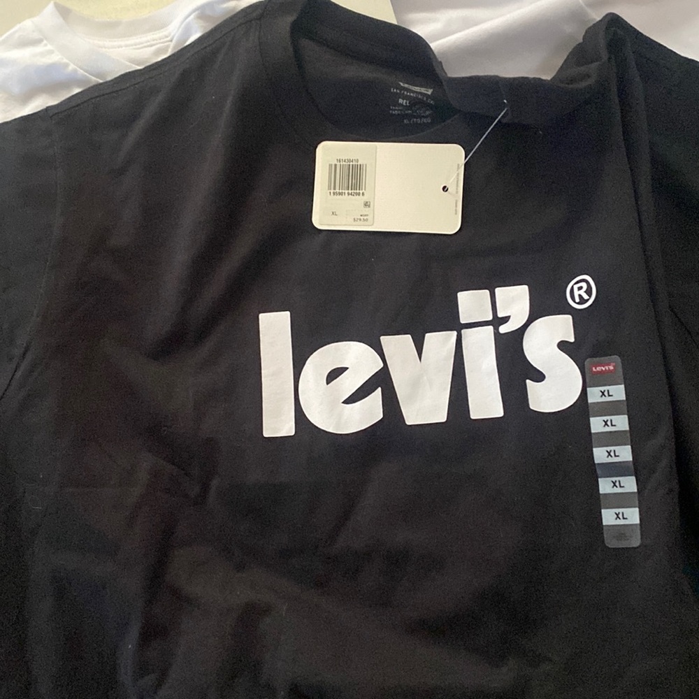 Levi Black T-Shirt (Short Sleeve)